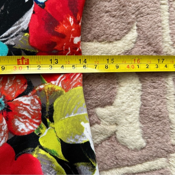 black floral dress scuba material fitted stretchy lined sz 2 Melrose - Picture 6 of 9